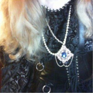 Meet your Posher, Carrie